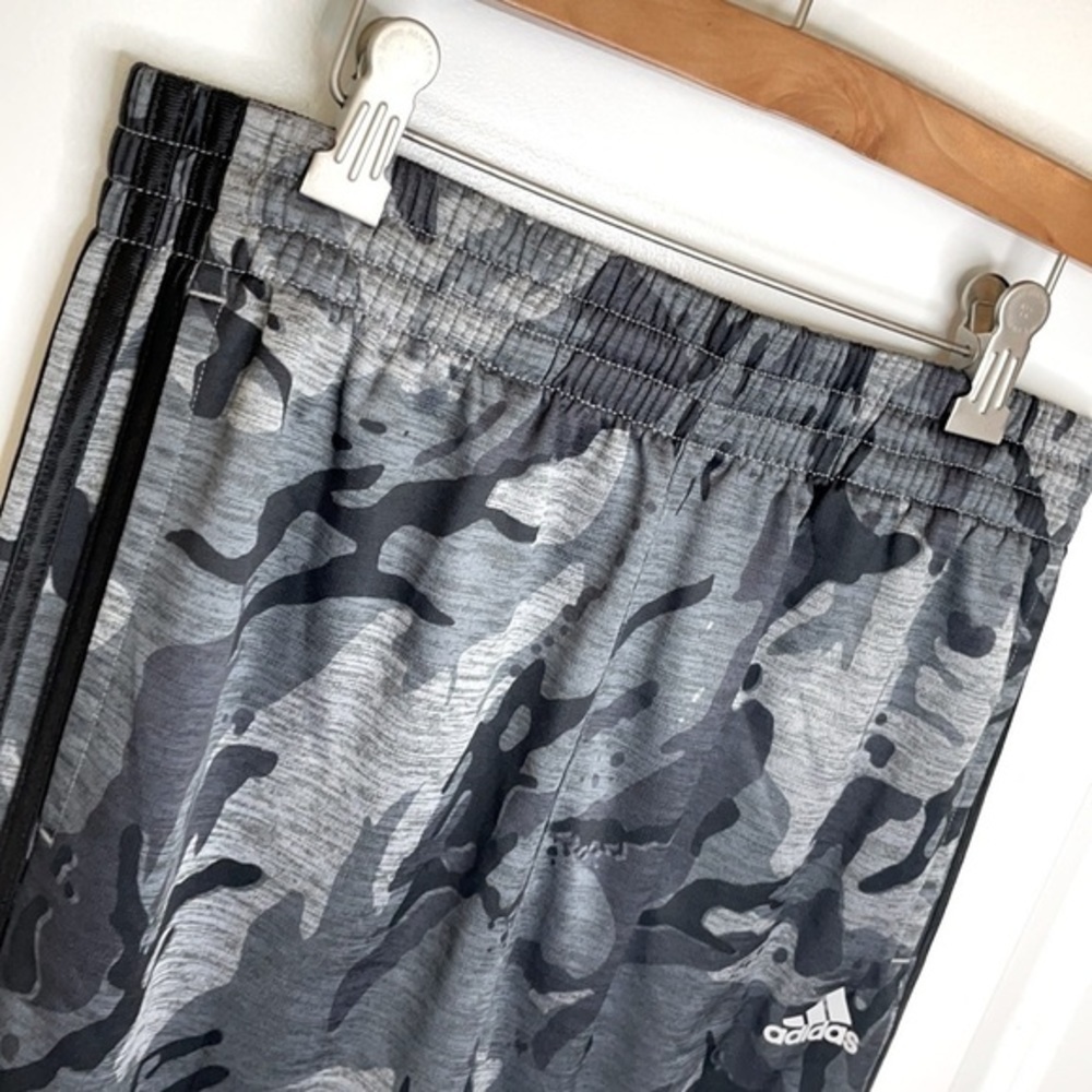 ADIDAS | Youth Size XL (18-20) ADIDAS Black & White Camouflage Athletic Pants - Picture 5 of 7